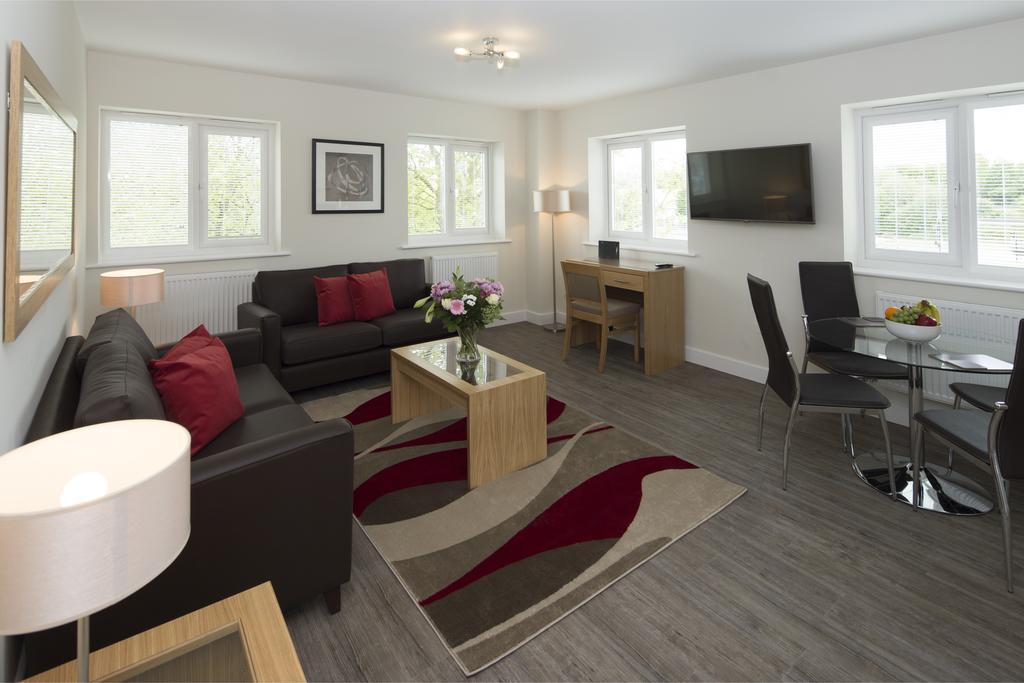 House Of Fisher - Beneficial House Bracknell Oda fotoğraf