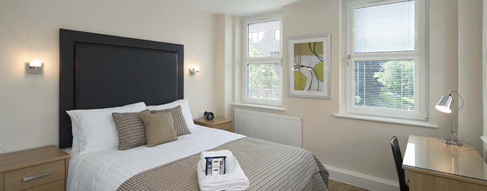 House Of Fisher - Beneficial House Bracknell Dış mekan fotoğraf