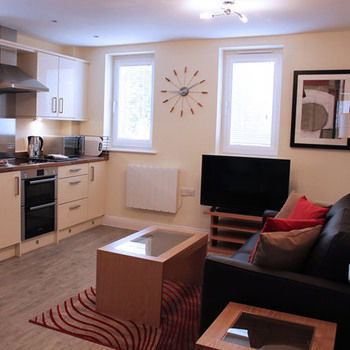 House Of Fisher - Beneficial House Bracknell Dış mekan fotoğraf